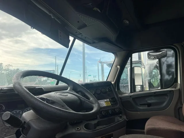 SEMINUEVOS FREIGHTLINER Cascadia a Estados en autogozo