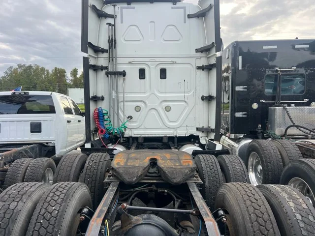 SEMINUEVOS FREIGHTLINER Cascadia a Estados en autogozo