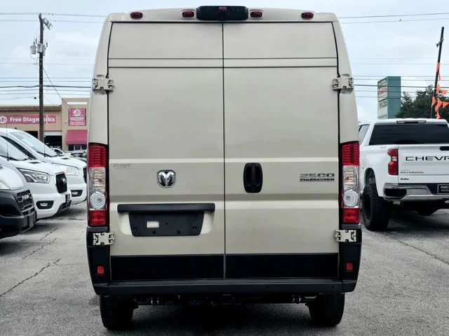 SEMINUEVOS RAM ProMaster Cargo Van a Estados en autogozo