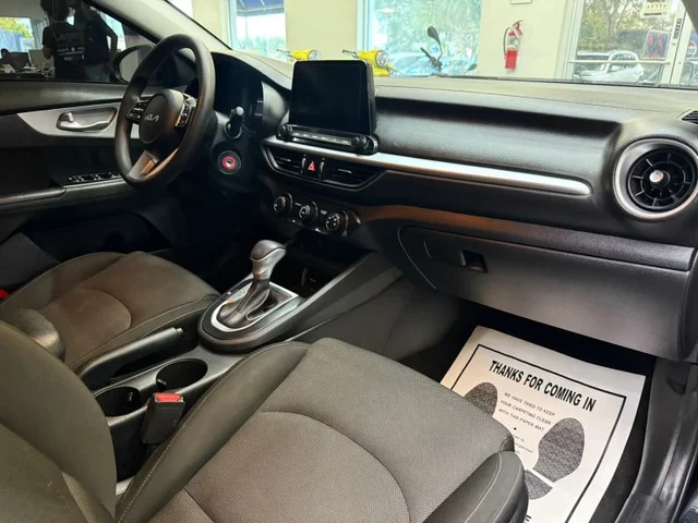 SEMINUEVOS KIA Forte a Estados en autogozo