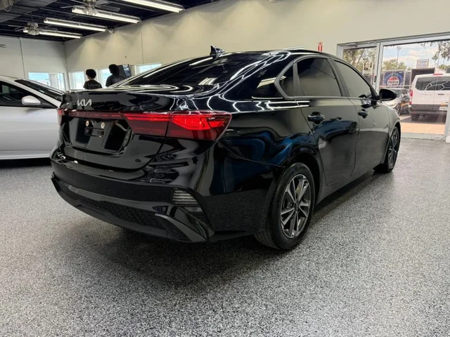 SEMINUEVOS KIA Forte a Estados en autogozo