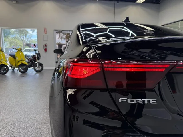 SEMINUEVOS KIA Forte a Estados en autogozo
