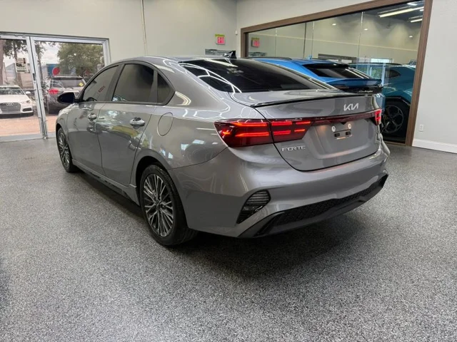 SEMINUEVOS KIA Forte a Estados en autogozo
