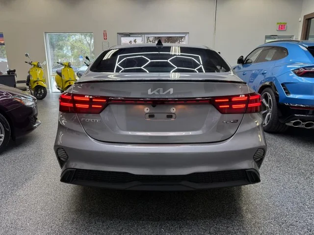 SEMINUEVOS KIA Forte a Estados en autogozo