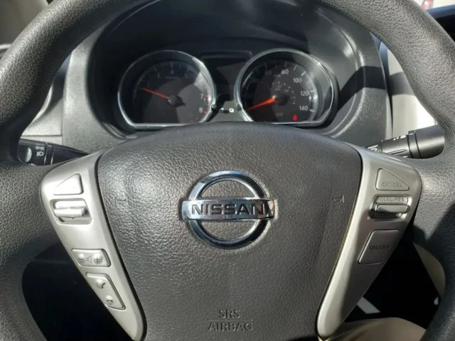 SEMINUEVOS NISSAN Versa a Estados en autogozo