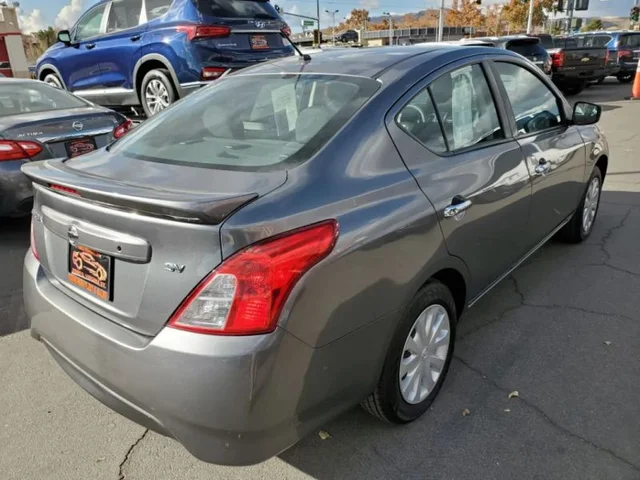 SEMINUEVOS NISSAN Versa a Estados en autogozo