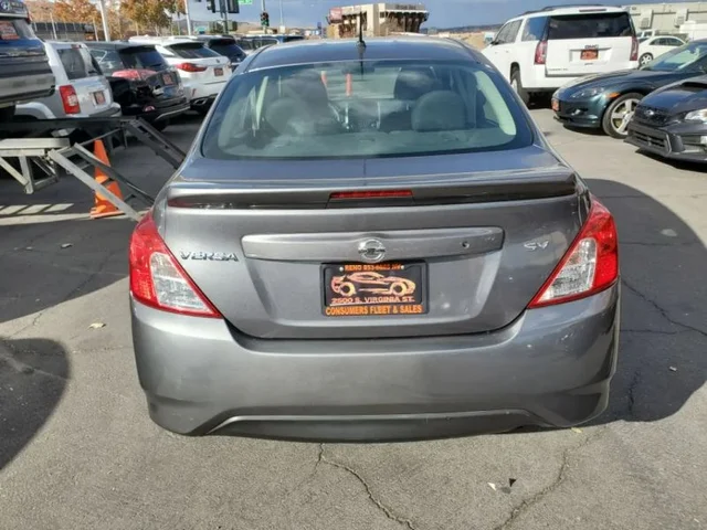 SEMINUEVOS NISSAN Versa a Estados en autogozo