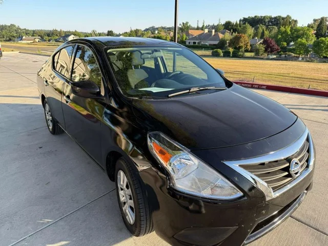 SEMINUEVOS NISSAN Versa a Estados en autogozo