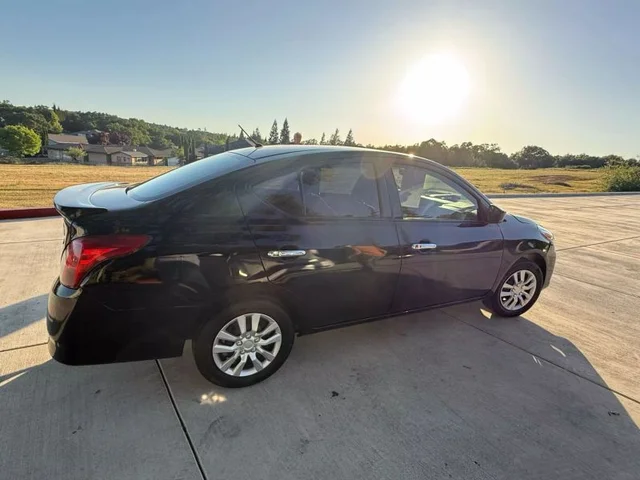 SEMINUEVOS NISSAN Versa a Estados en autogozo