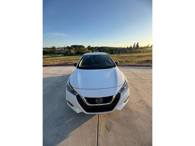 SEMINUEVOS NISSAN Versa a Estados en autogozo