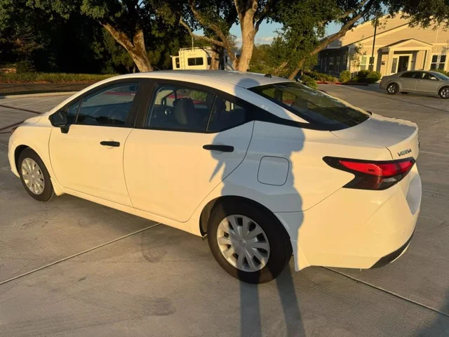 SEMINUEVOS NISSAN Versa a Estados en autogozo