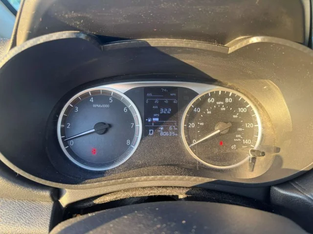 SEMINUEVOS NISSAN Versa a Estados en autogozo