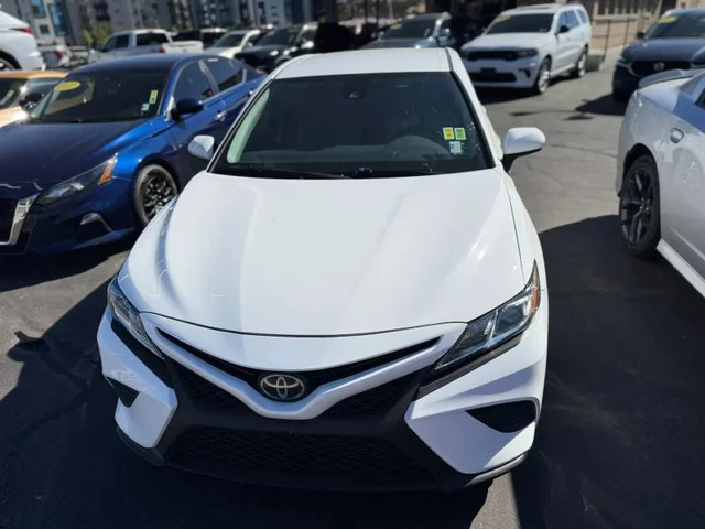 SEMINUEVOS TOYOTA Camry a Estados en autogozo