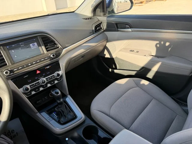SEMINUEVOS HYUNDAI Elantra a Estados en autogozo