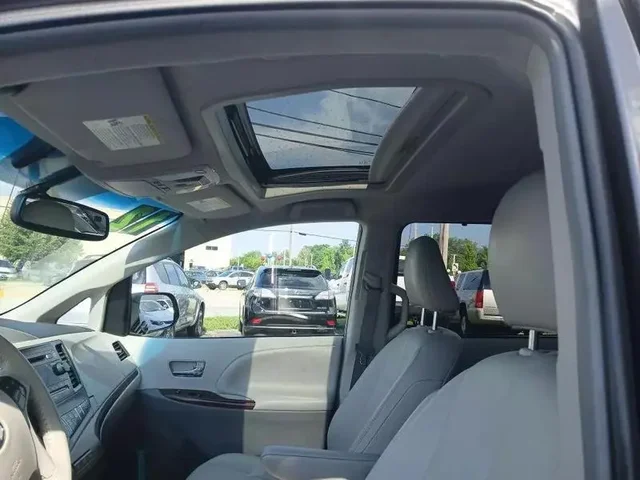 SEMINUEVOS TOYOTA Sienna a Estados en autogozo
