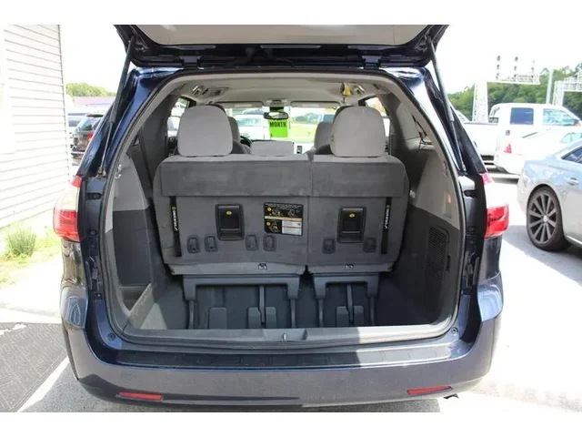 SEMINUEVOS TOYOTA Sienna a Estados en autogozo
