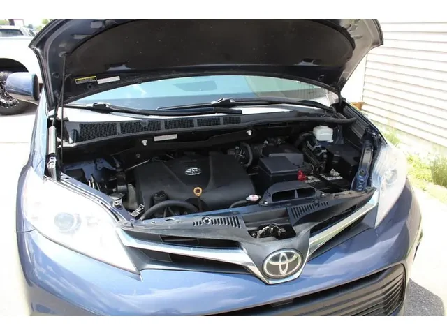SEMINUEVOS TOYOTA Sienna a Estados en autogozo