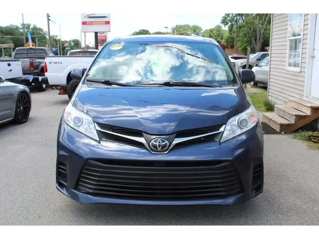 SEMINUEVOS TOYOTA Sienna a Estados en autogozo