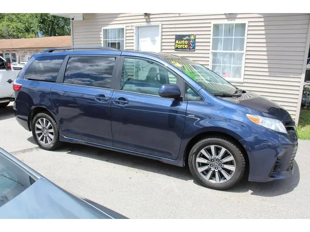 SEMINUEVOS TOYOTA Sienna a Estados en autogozo