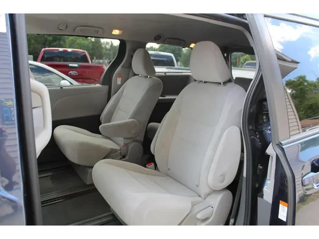 SEMINUEVOS TOYOTA Sienna a Estados en autogozo