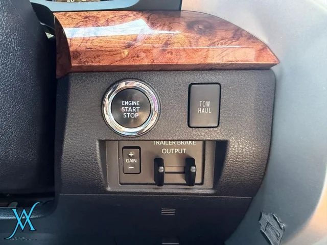 SEMINUEVOS TOYOTA Tundra CrewMax a Estados en autogozo