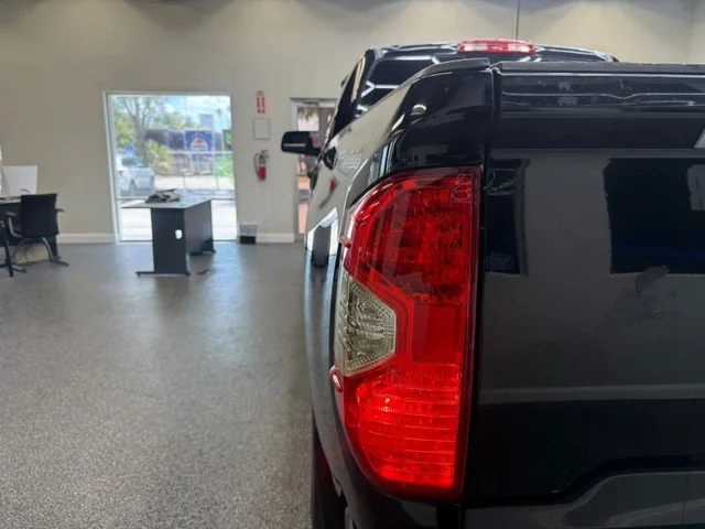 SEMINUEVOS TOYOTA Tundra Double Cab a Estados en autogozo