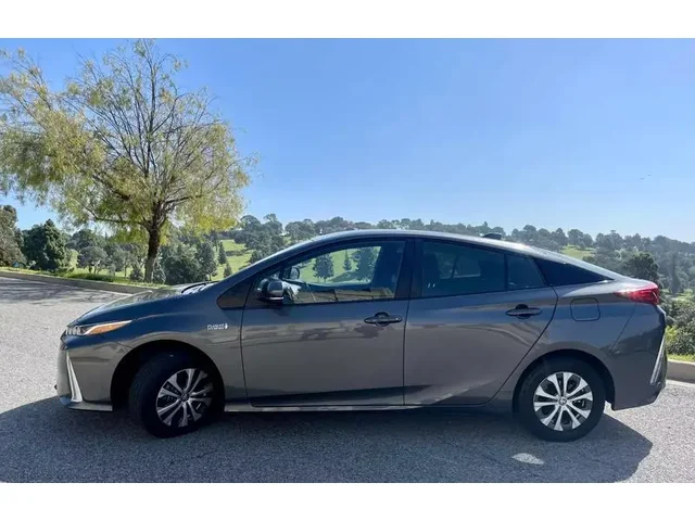 SEMINUEVOS TOYOTA Prius Prime a Estados en autogozo