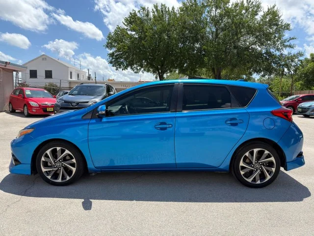 SEMINUEVOS TOYOTA Corolla iM a Estados en autogozo