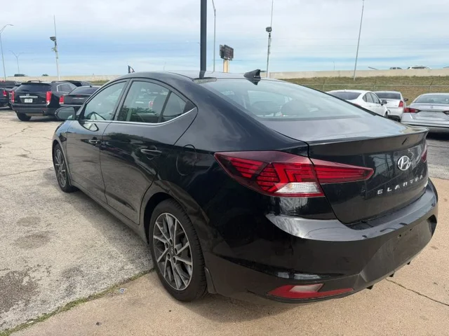 SEMINUEVOS HYUNDAI Elantra a Estados en autogozo