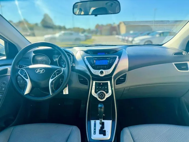 SEMINUEVOS HYUNDAI Elantra a Estados en autogozo