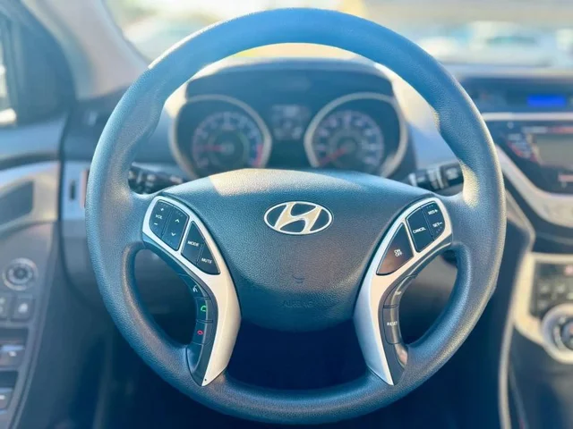 SEMINUEVOS HYUNDAI Elantra a Estados en autogozo