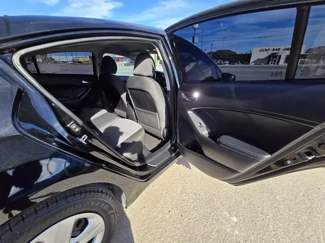 SEMINUEVOS KIA Forte a Estados en autogozo