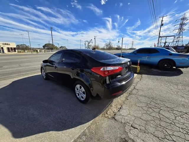 SEMINUEVOS KIA Forte a Estados en autogozo