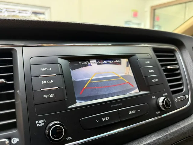 SEMINUEVOS KIA Sedona a Estados en autogozo