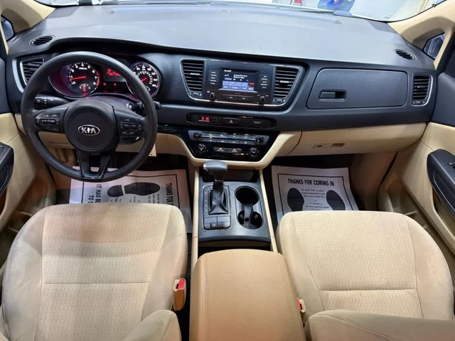 SEMINUEVOS KIA Sedona a Estados en autogozo