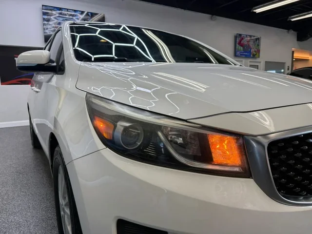 SEMINUEVOS KIA Sedona a Estados en autogozo