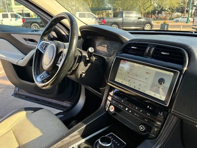 SEMINUEVOS JAGUAR F-PACE at Prime Dealer LLC in Mesa