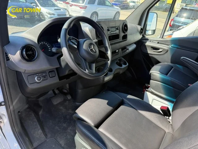 SEMINUEVOS MERCEDES-BENZ Sprinter 3500 XD Cargo a Estados en autogozo