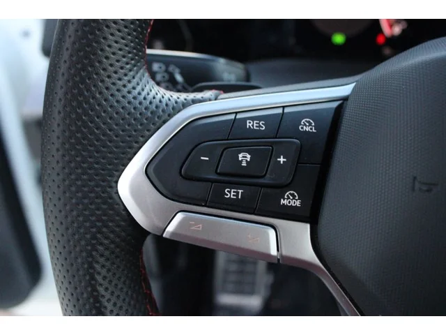 SEMINUEVOS VOLKSWAGEN Golf GTI a Estados en autogozo