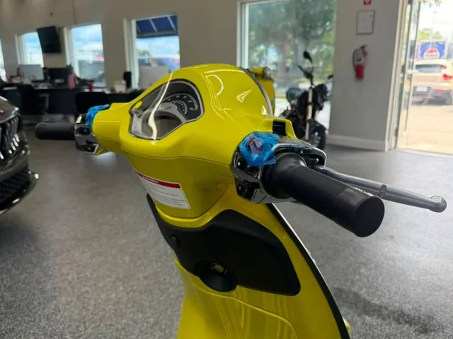SEMINUEVOS VESPA PRIMAVERA a Estados en autogozo