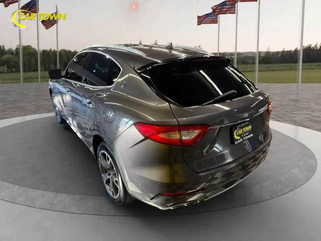 SEMINUEVOS MASERATI Levante a Estados en autogozo