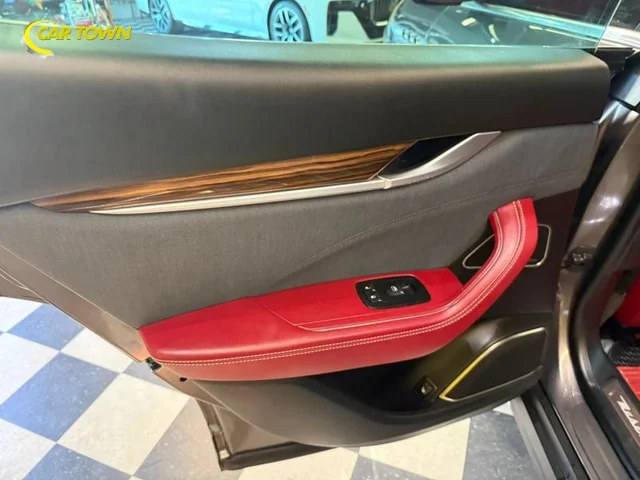 SEMINUEVOS MASERATI Levante a Estados en autogozo