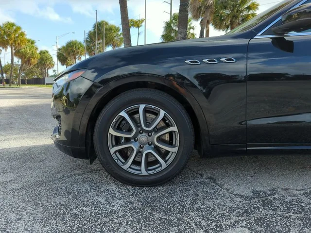 SEMINUEVOS MASERATI Levante a Estados en autogozo