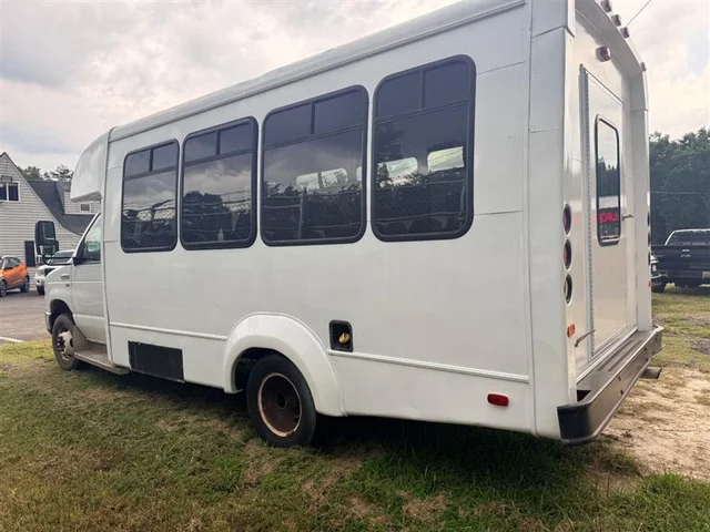 SEMINUEVOS FORD ECONOLINE COMMERCIAL CUTAWAY a Estados en autogozo