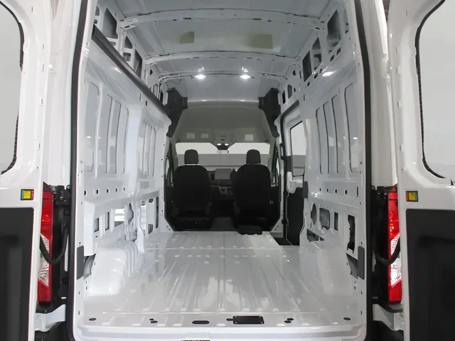 Nuevos FORD E-TRANSIT à Estados chez autogozo