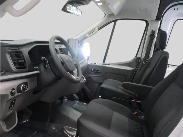 Nuevos FORD E-TRANSIT à Estados chez autogozo