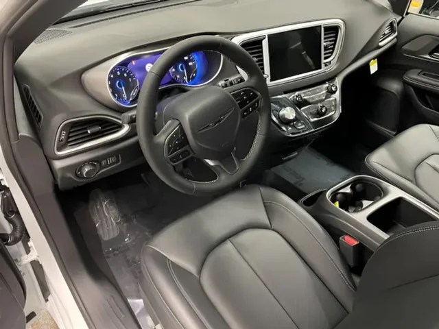 Nuevos CHRYSLER VOYAGER à Estados chez autogozo