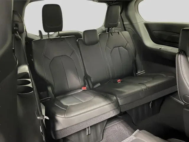 Nuevos CHRYSLER VOYAGER à Estados chez autogozo