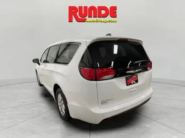 Nuevos CHRYSLER VOYAGER à Estados chez autogozo