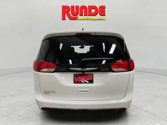 Nuevos CHRYSLER VOYAGER à Estados chez autogozo